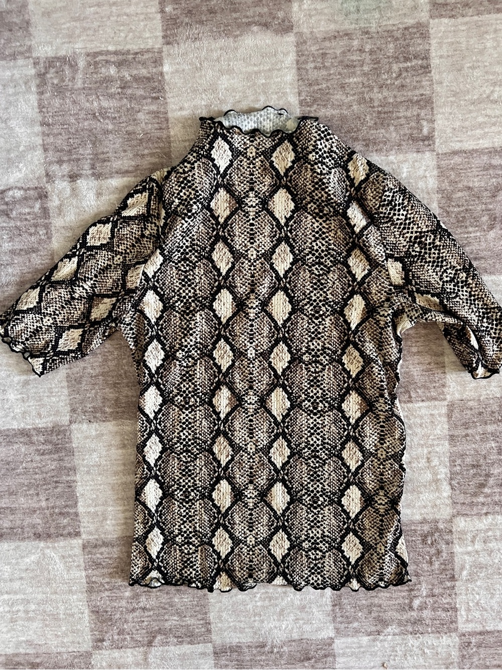 Tuscan mom style animal print Snake Print Reptile Shirt Top - Black & Cream